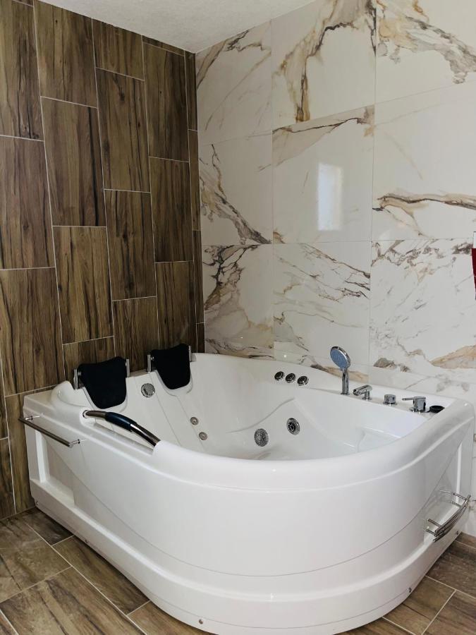 Chalet Montenegrina With Jacuzzi Kolašin Extérieur photo